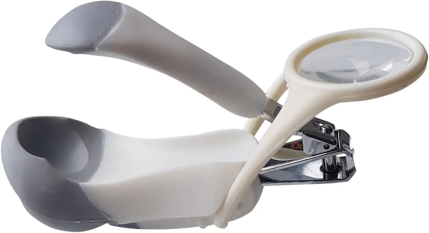 ناخن گیر کودک با شیشه ذره بینی (خاکستری) ناخن گیر کودک با شیشه ذره بینی (خاکستری)