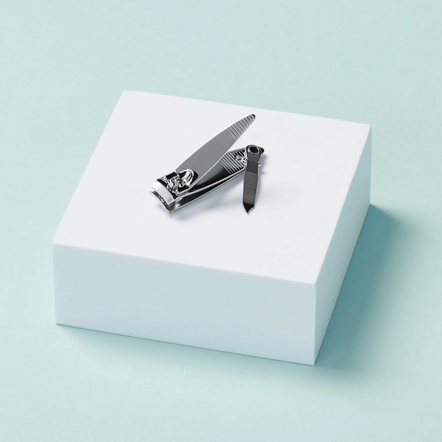 ناخن گیر استیل دایان مدل D904 با سوهان تاشو - بسته 72 عددی ناخن گیر استیل دایان مدل D904 با سوهان تاشو - بسته 72 عددی