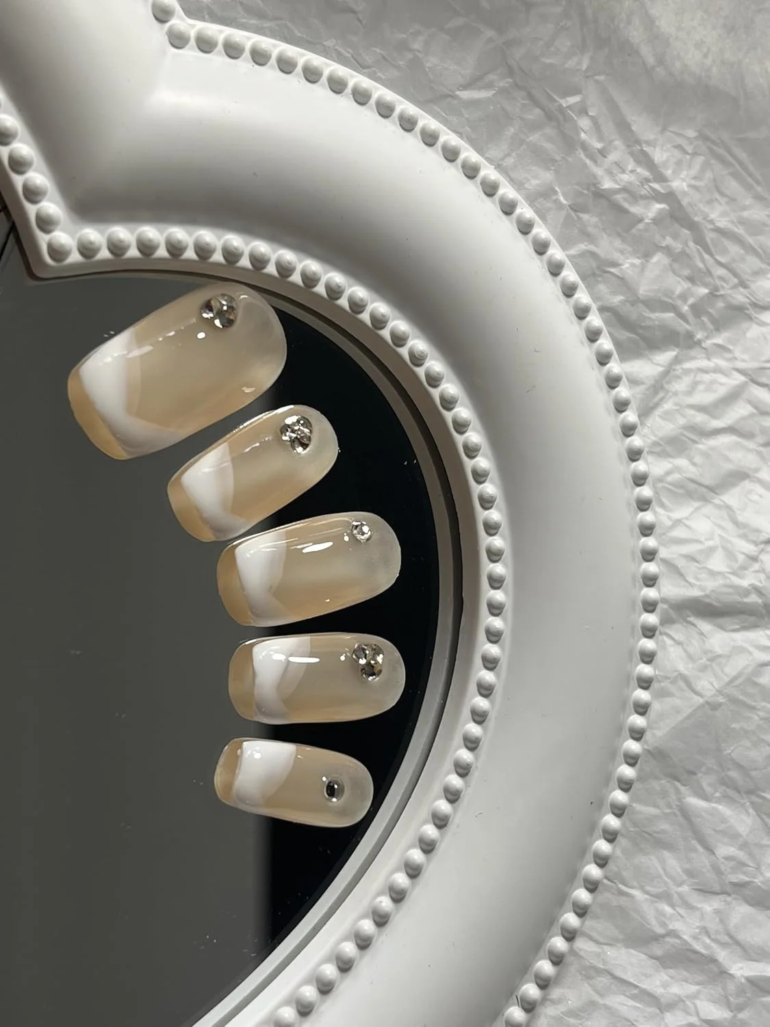 ناخن مصنوعی دست ساز MouyouGlow کوتاه، بیضی-مربع، رنگ طبیعی، نوک فرانسوی سفید V شکل، نگین دار، قابل استفاده مجدد، ناخن های مصنوعی دست ساز، 10 عدد (#46-L)