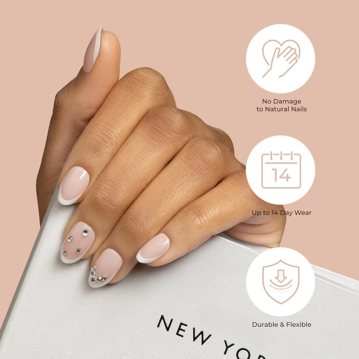 ناخن مصنوعی چسبی KISS، مدل 'Highlights'، فرانسوی، سایز متوسط، فرم بادامی، شامل 30 ناخن، چسب 2 گرمی، یک عدد چوب مانیکور، یک عدد سوهان کوچک ناخن مصنوعی چسبی KISS، مدل 'Highlights'، فرانسوی، سایز متوسط، فرم بادامی، شامل 30 ناخن، چسب 2 گرمی، یک عدد چوب مانیکور، یک عدد سوهان کوچک