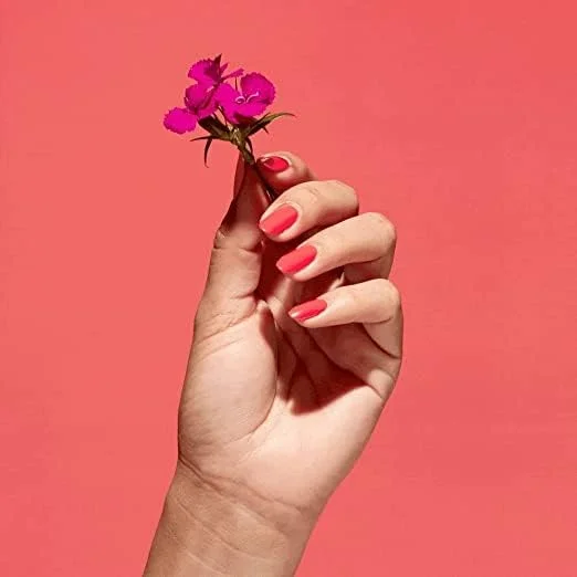 لاک ناخن گیاهی خشک‌شونده سریع OPI Nature Strong با ماندگاری طولانی