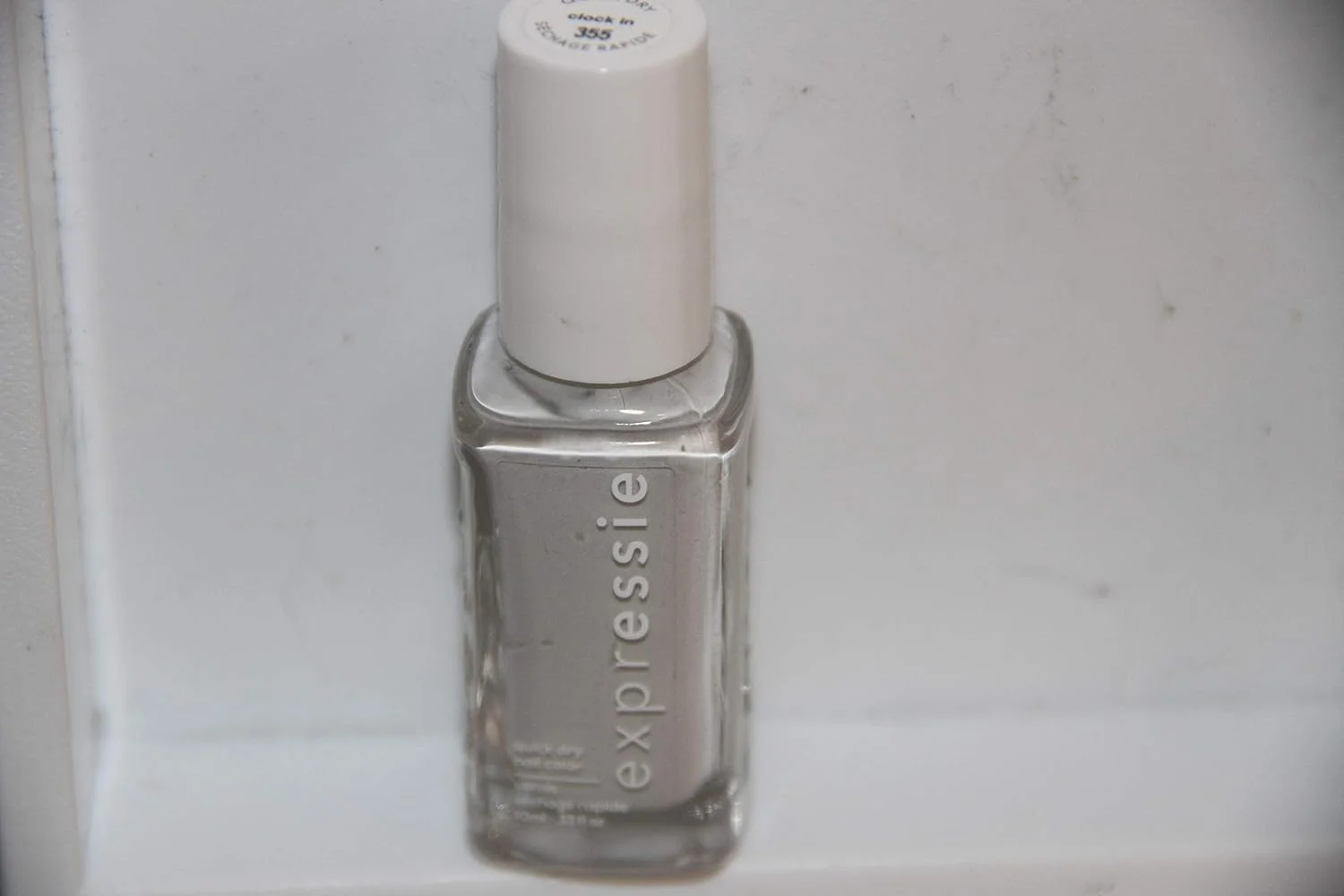 لاک ناخن سریع خشک شو essie expressie، نسخه محدود مجموعه سرعت زندگی، رنگ سفید با پوشش کرمی، Clock In، 9.8 میلی لیتر