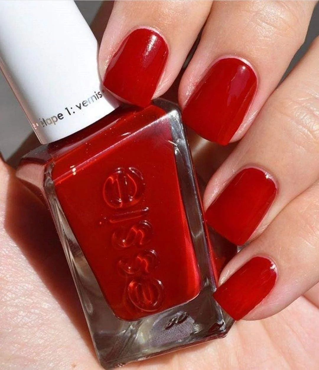 لاک ناخن ژلی کوتور Essie مدل Bubbles Only