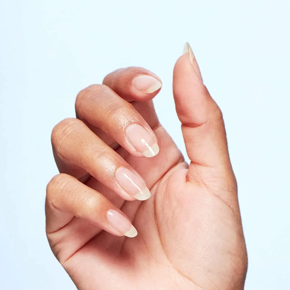 لاک پایه گیاهی تقویت کننده ناخن OPI Nature Strong، ماندگاری 7 روزه، محافظت از ناخن، وگان با مواد طبیعی، شفاف، 15 میلی لیتر لاک پایه گیاهی تقویت کننده ناخن OPI Nature Strong، ماندگاری 7 روزه، محافظت از ناخن، وگان با مواد طبیعی، شفاف، 15 میلی لیتر