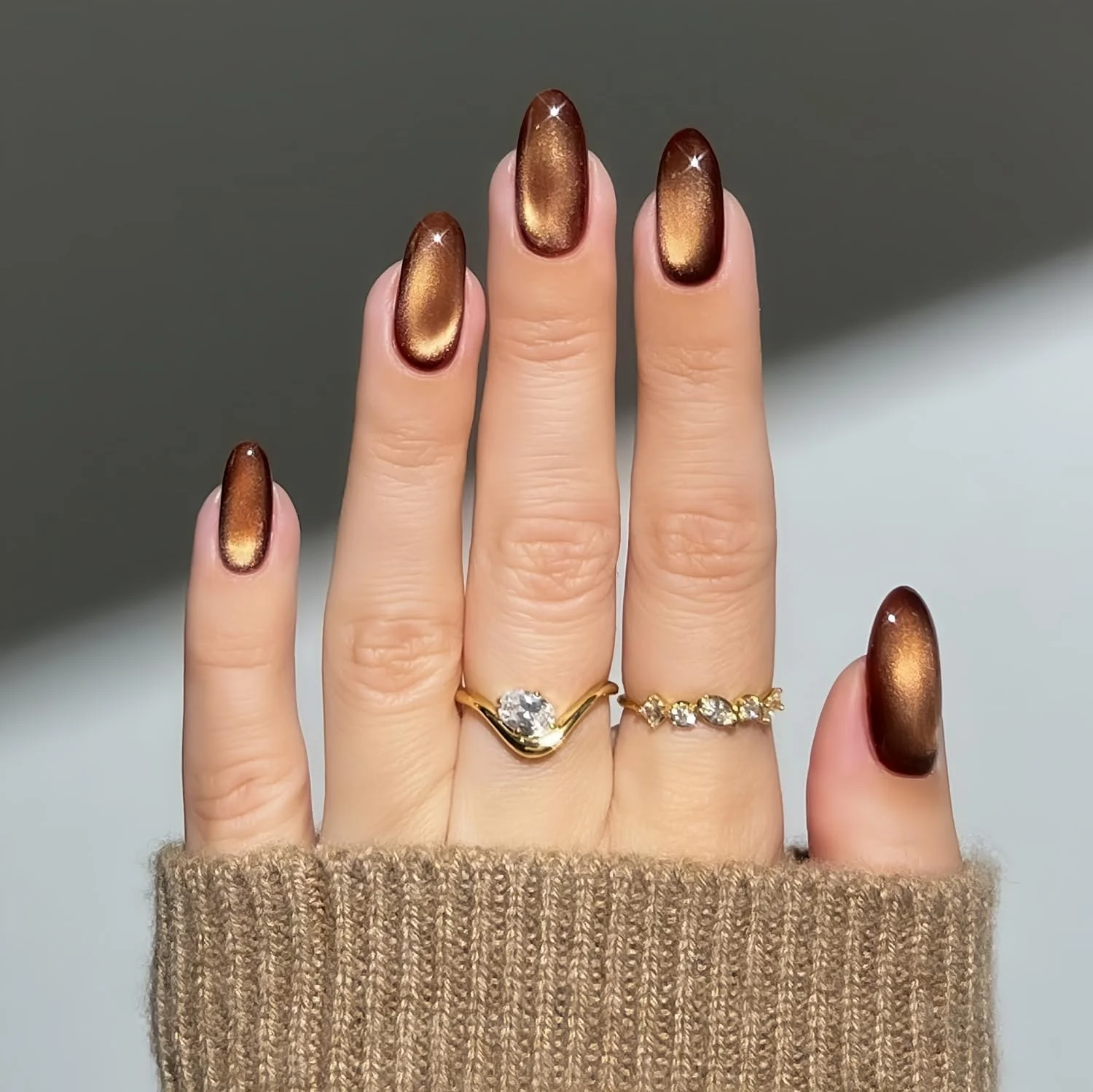 لاک ژل چشم گربه ای شیشه ای سنونسکی با آهنربا 15 میلی لیتر، ژل رنگی براق هولوگرافی کهکشانی سه بعدی مغناطیسی شفاف، مناسب برای سالن و استفاده شخصی (قهوه ای تیره، MY1-018)