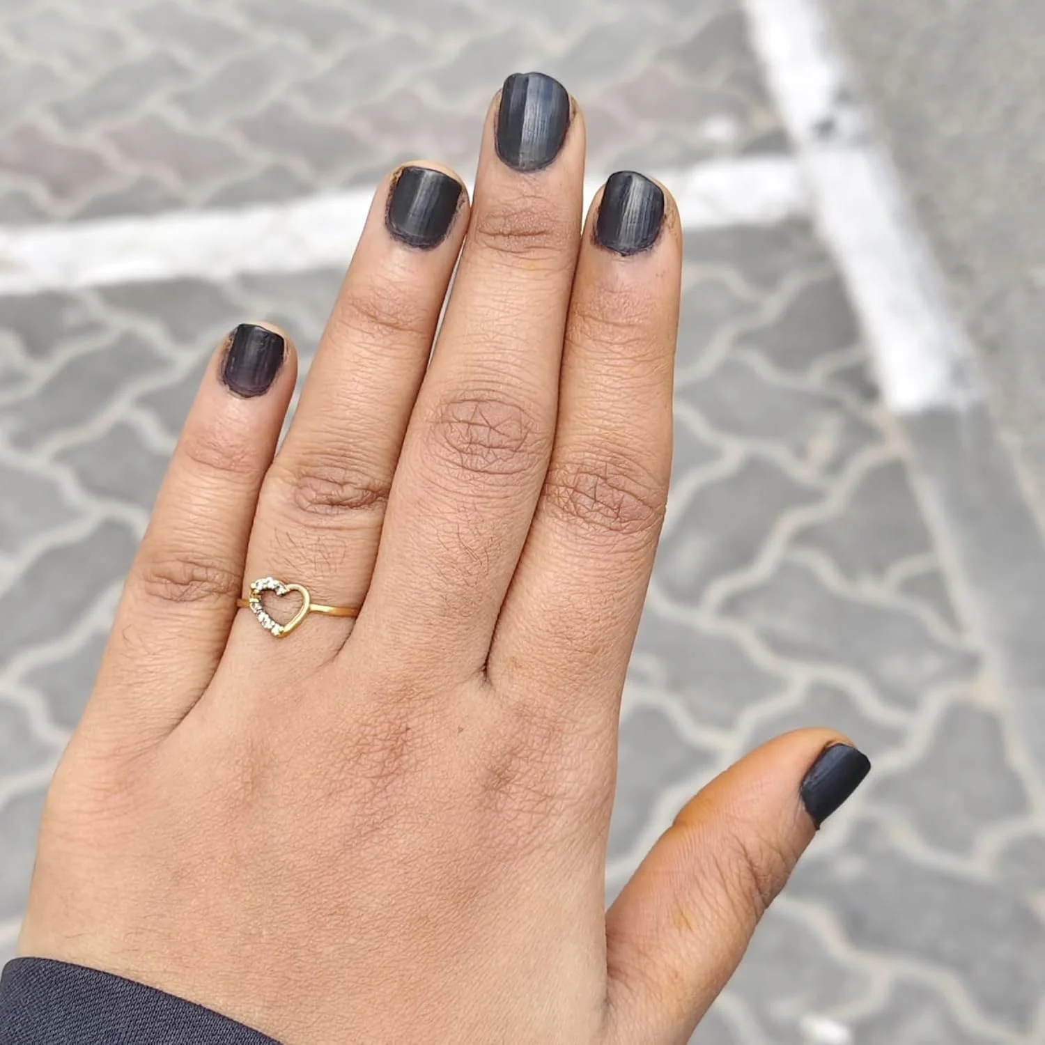 حنای طبیعی مشکی ناخن | لاک ناخن گیاهی و حلال سازگار با وضو | رنگ مشکی تیره مات آماده مصرف | رنگ موقت | بسته 30 میلی لیتری تکی | مشکی تیره