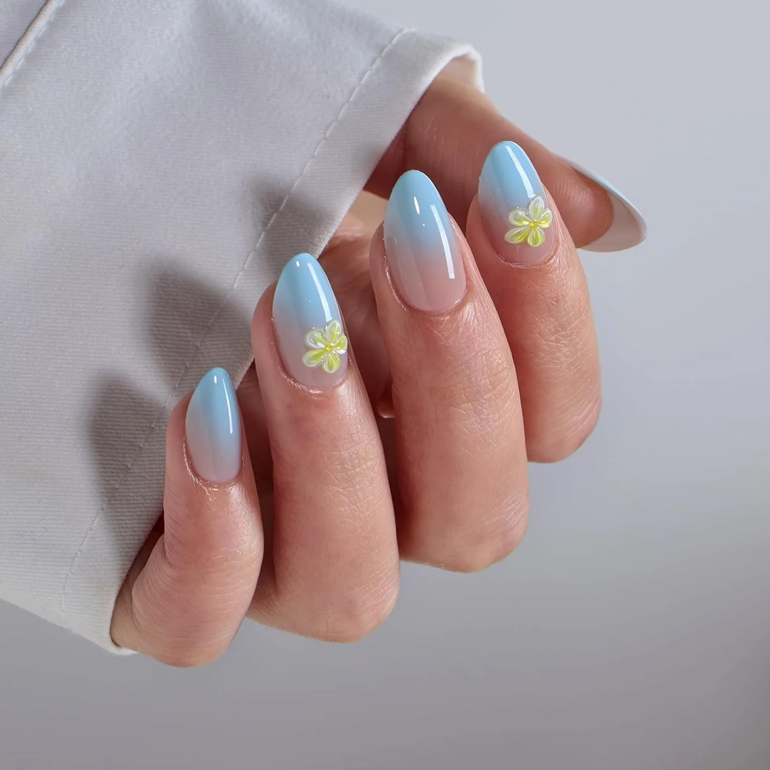 ناخن مصنوعی فرنچ BTArtbox - ناخن مصنوعی مربعی کوتاه با چسب برای خانم ها، ناخن مصنوعی ژل نرم مات در 16 سایز - کیت با 32 ناخن مصنوعی طرح مهمانی باغ