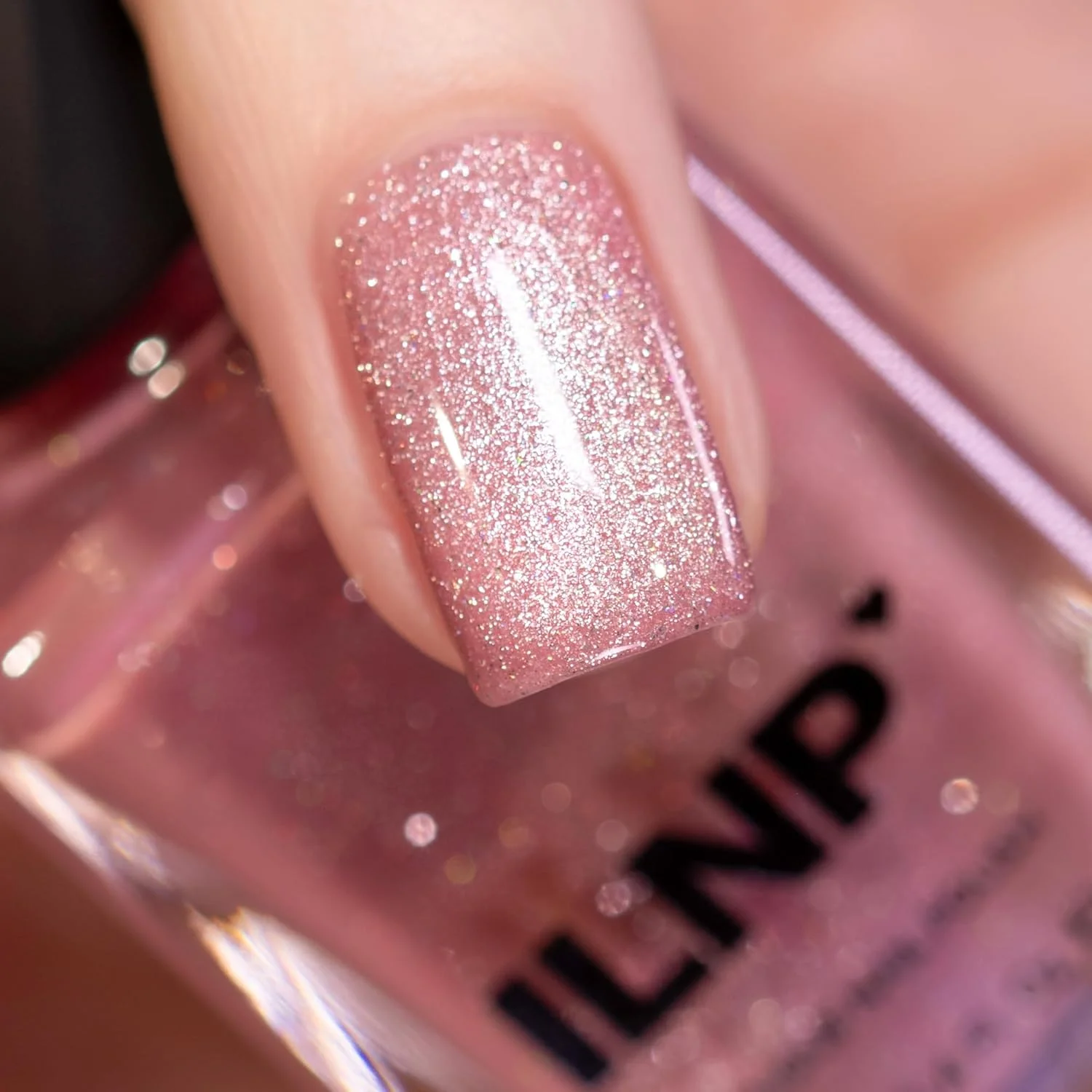 لاک ناخن مغناطیسی صورتی ملایم با هولوگرافی - ILNP Pink Suede