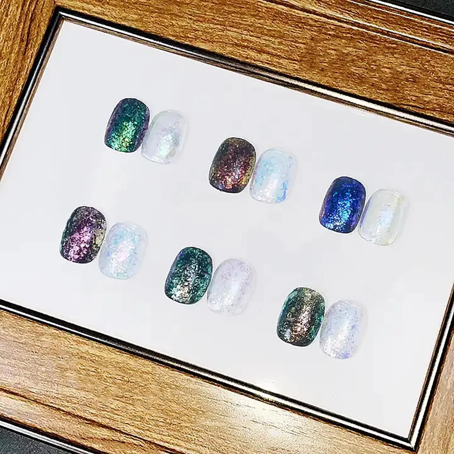 پولک های اکلیلی ناخن آرورا، پولک های ناخن، اکلیل هولوگرافیک، پودر کروم اکریلیک کریستالی ناخن DIY، پولک های براق نامنظم پری دریایی، نئون آینه ای، پولک های مانیکور، تزئینات هنر ناخن 0.1 گرم BC-01L
