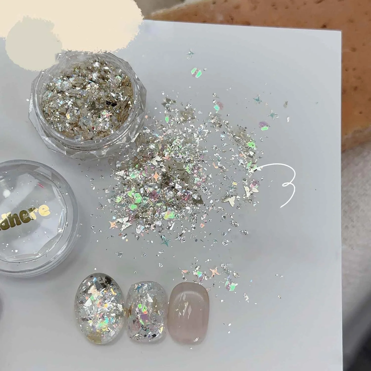 پودر اکلیل پولکی چند منظوره ADHERE، 1 عدد پولک براق آرایشی، مناسب برای سالن ناخن، هنر رزین، اپوکسی UV، ساخت اسلایم DIY، 1 گرم (پرواز قاصدک)