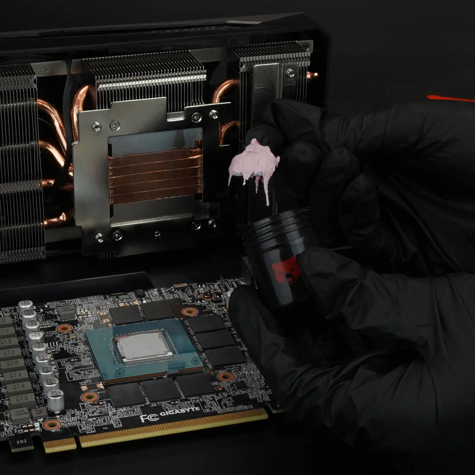 خمیر حرارتی TG Putty Basic 30 گرمی Thermal Grizzly، ماده رابط حرارتی غیر رسانا برای تغییر GPU، جایگزین پدهای حرارتی، شامل 3 کاردک، پرکننده شکاف از 0.2 میلی متر تا 3.0 میلی متر | TG-P-B-030