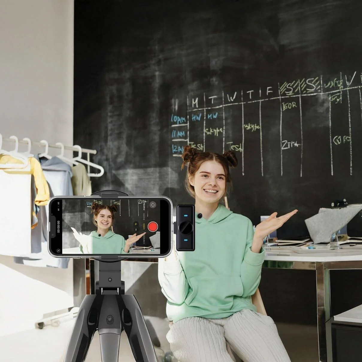 میکروفون بی سیم گرین لاین مدل GM-88X، اتصال USB Type-C، حذف نویز، نمایشگر دیجیتال، 7 ساعت زمان کارکرد، توری ضد باد، حالت Reverb، میکروفون 360 درجه Omnidirectional - مشکی