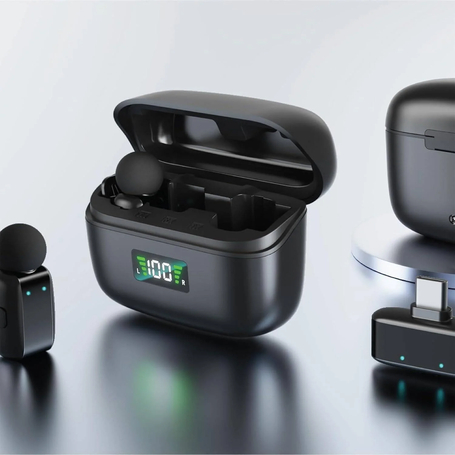 میکروفون بی سیم دوگانه Green Lion Flex Mic Duo با کانکتور Type C 2 در 1، شامل کانکتور لایتنینگ، ظرفیت باتری کیس 300mAh و میکروفون 60mAh، نمایشگر دیجیتال، عملکرد تغییر صدا، اتصال آسان - مشکی میکروفون بی سیم دوگانه Green Lion Flex Mic Duo با کانکتور Type C 2 در 1، شامل کانکتور لایتنینگ، ظرفیت باتری کیس 300mAh و میکروفون 60mAh، نمایشگر دیجیتال، عملکرد تغییر صدا، اتصال آسان - مشکی