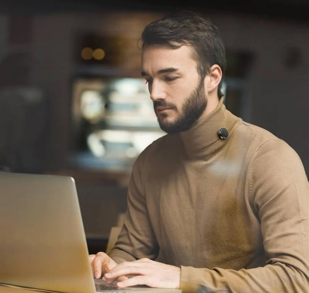 میکروفون بی سیم 3 در 1 گرین لاین مدل GM-85X، نمایشگر LED، 6 ساعت زمان کارکرد، گیرنده USB-C/Lightning/دوربین، حالت کاهش نویز/Reverb/بی صدا، صدای فراگیر 360 درجه، Plug & Play - مشکی میکروفون بی سیم 3 در 1 گرین لاین مدل GM-85X، نمایشگر LED، 6 ساعت زمان کارکرد، گیرنده USB-C/Lightning/دوربین، حالت کاهش نویز/Reverb/بی صدا، صدای فراگیر 360 درجه، Plug & Play - مشکی