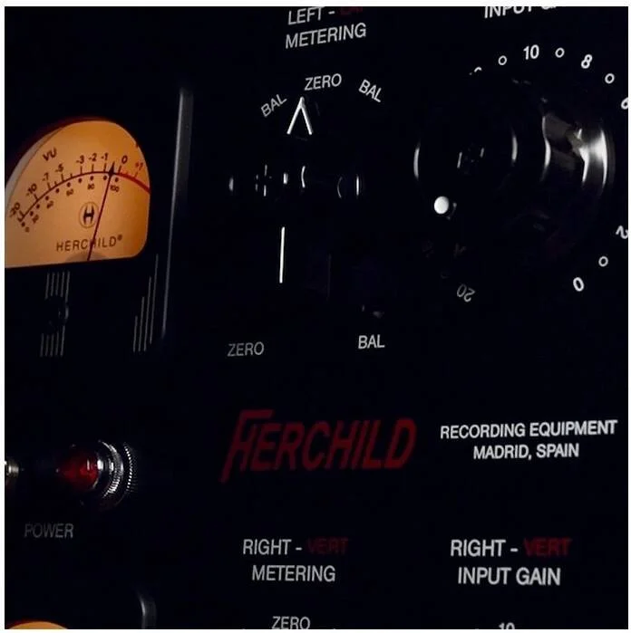 کمپرسور استریو لامپی هریتیج آدیو Herchild 670، طراحی Vari-Mu Fairchild، 22 لامپ، 9 ترانسفورماتور، دو کاناله، حالت LAT/VER، پردازش Mid/Side، مشکی | HERCHILD 670