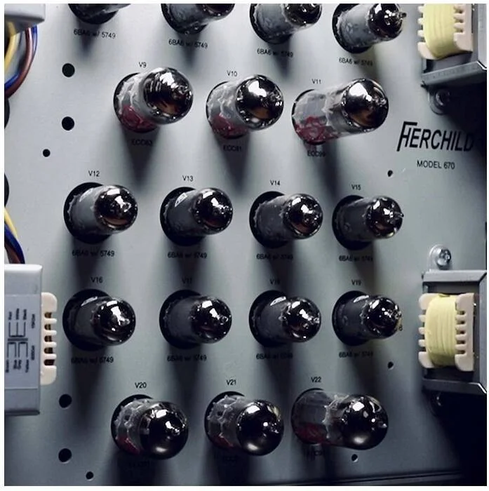 کمپرسور استریو لامپی هریتیج آدیو Herchild 670، طراحی Vari-Mu Fairchild، 22 لامپ، 9 ترانسفورماتور، دو کاناله، حالت LAT/VER، پردازش Mid/Side، مشکی | HERCHILD 670