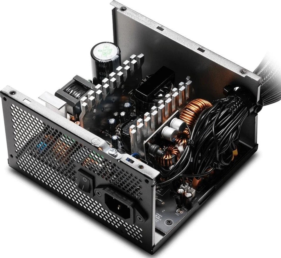 منبع تغذیه 650 واتی ADATA XPG Pylon 80 Plus Bronze، فن 120 میلی‌متری FDB با سرعت 2000 دور در دقیقه، سیستم ریل +12 ولت، خازن ژاپنی، مبدل‌های DC به DC | PYLON650B-BKCGB