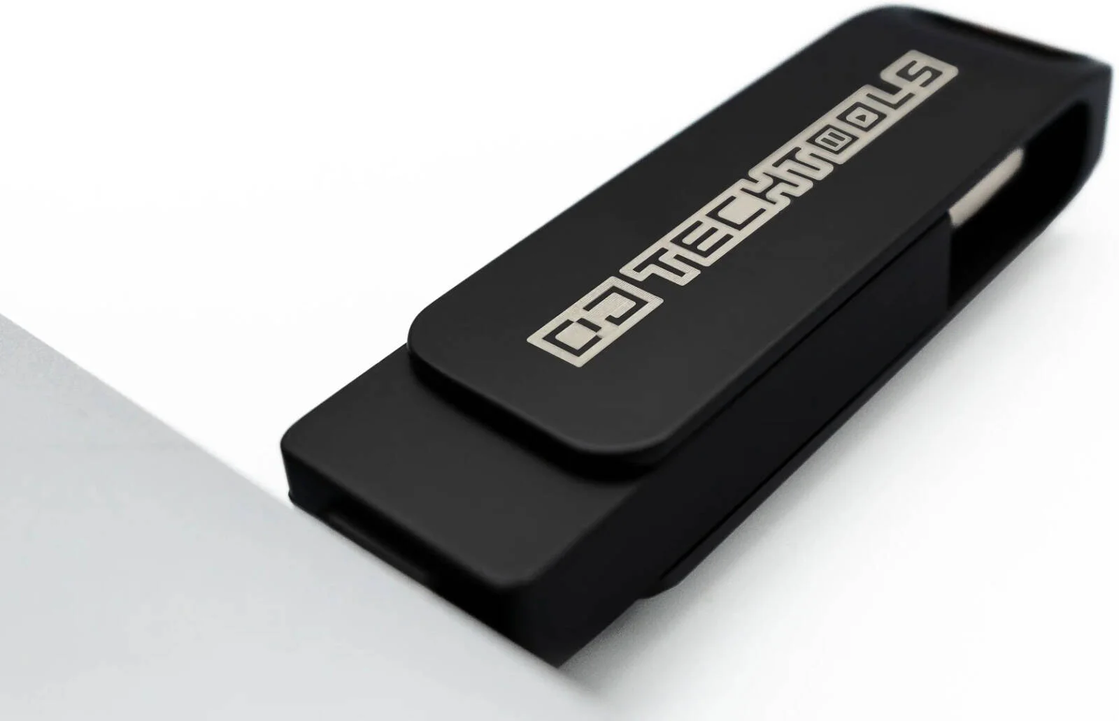 فلش مموری USB Chroma از DJ TechTools، ظرفیت 128 گیگابایت، دارای دو پورت پرسرعت USB Type-A و USB 3.2 Type-C، سرعت همگام سازی 113.33 مگابایت بر ثانیه، سرعت انتقال فوق العاده سریع، خاکستری فضایی | 850007367930