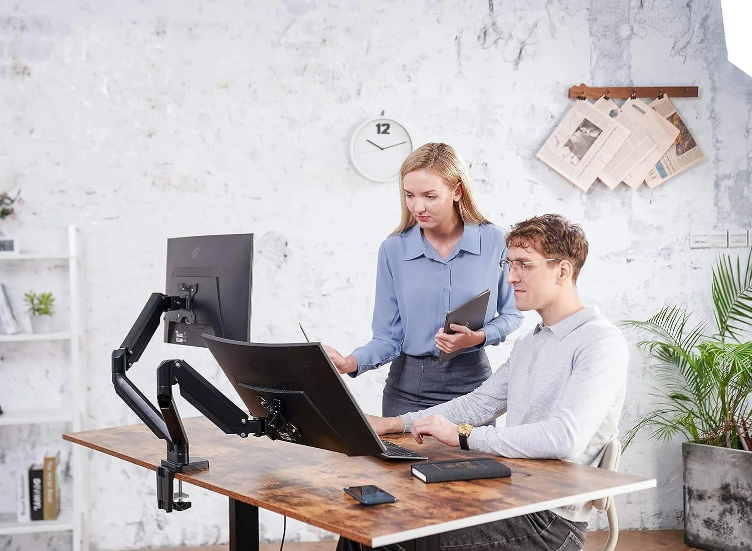 پایه نگهدارنده دو مانیتوره Skill Tech، بازوی مانیتور با قابلیت تنظیم ارتفاع، پایه رومیزی فنری گازی با قابلیت حرکت کامل برای دو صفحه نمایش 13-32 اینچی، مشکی | SH-130 C024