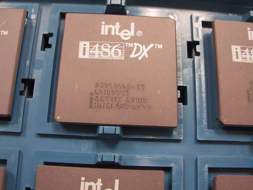 پردازنده CPU اینتل (طلایی) i486 DX A80486DX-33 SX810