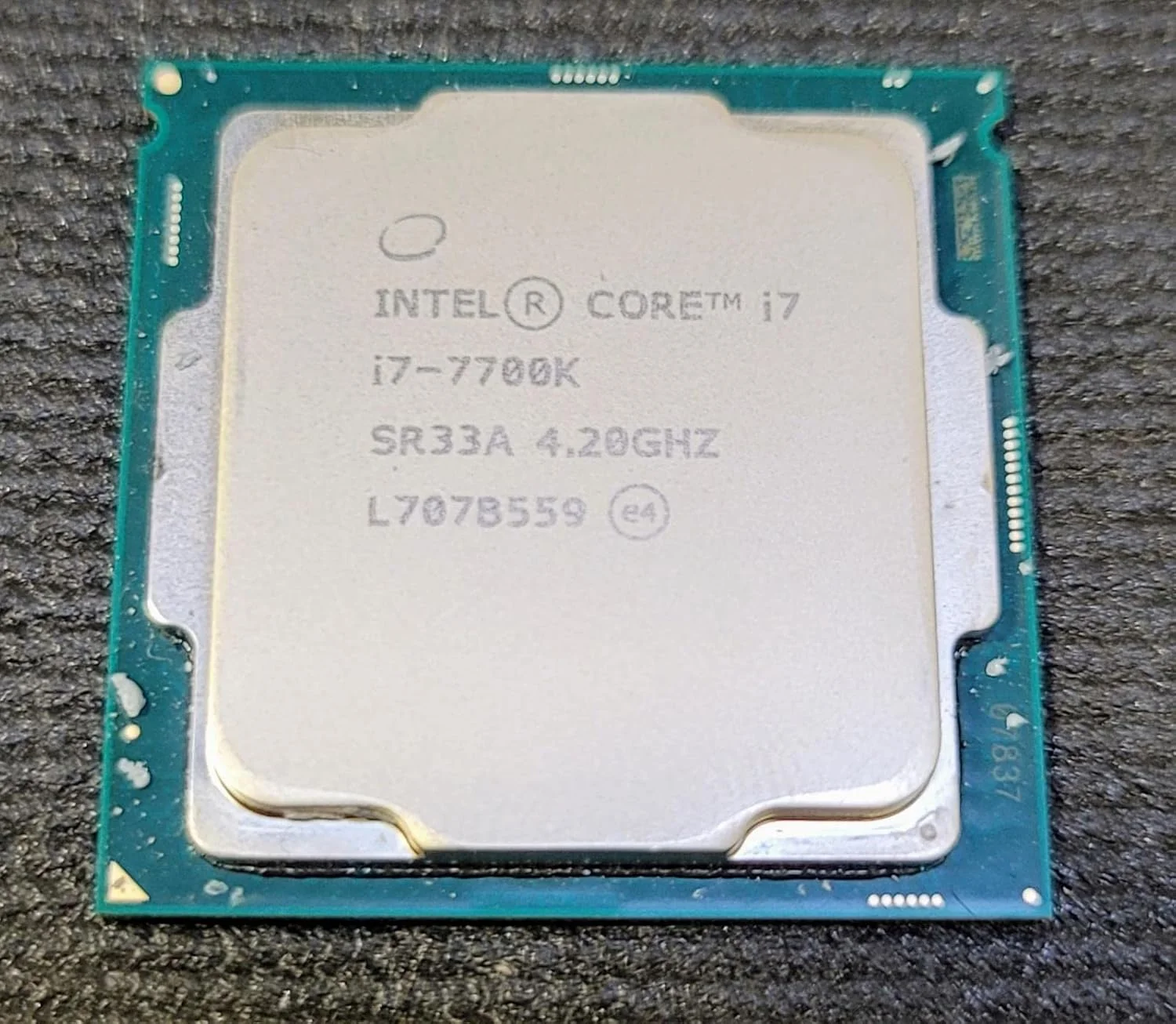پردازنده مرکزی اینتل Core i7-7700K، چهارهسته‌ای، 4.2 گیگاهرتز، هشت رشته، 8 مگابایت، 91 وات، LGA 1151