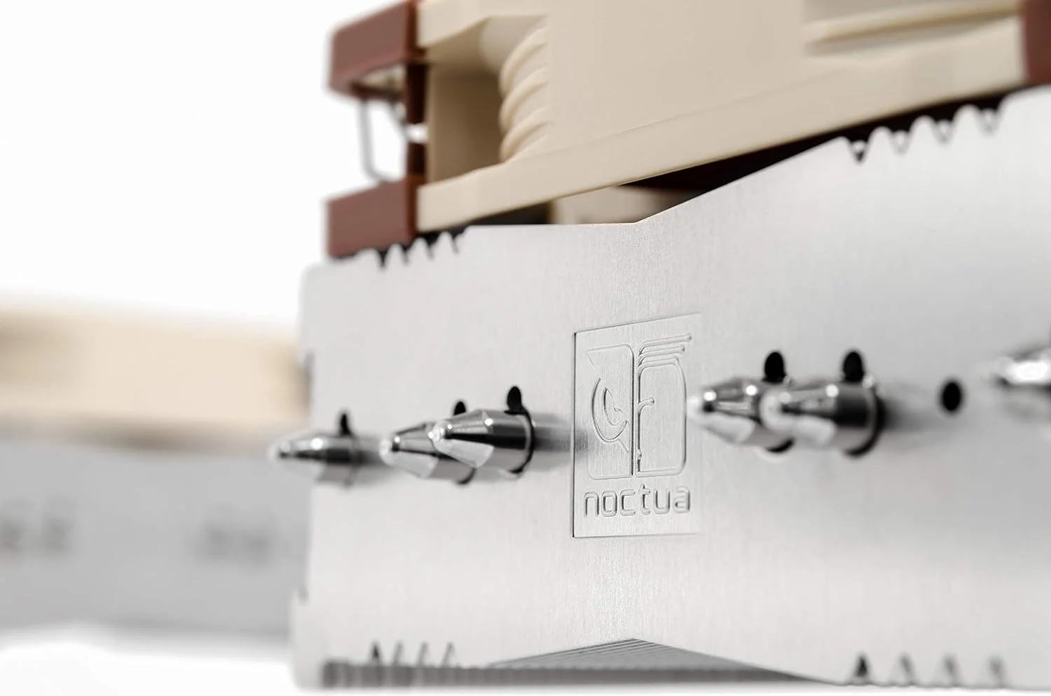 خنک کننده پردازنده ممتاز Noctua NH-C14S با فن 140 میلی متری NF-A14 PWM (قهوه ای) خنک کننده پردازنده ممتاز Noctua NH-C14S با فن 140 میلی متری NF-A14 PWM (قهوه ای)