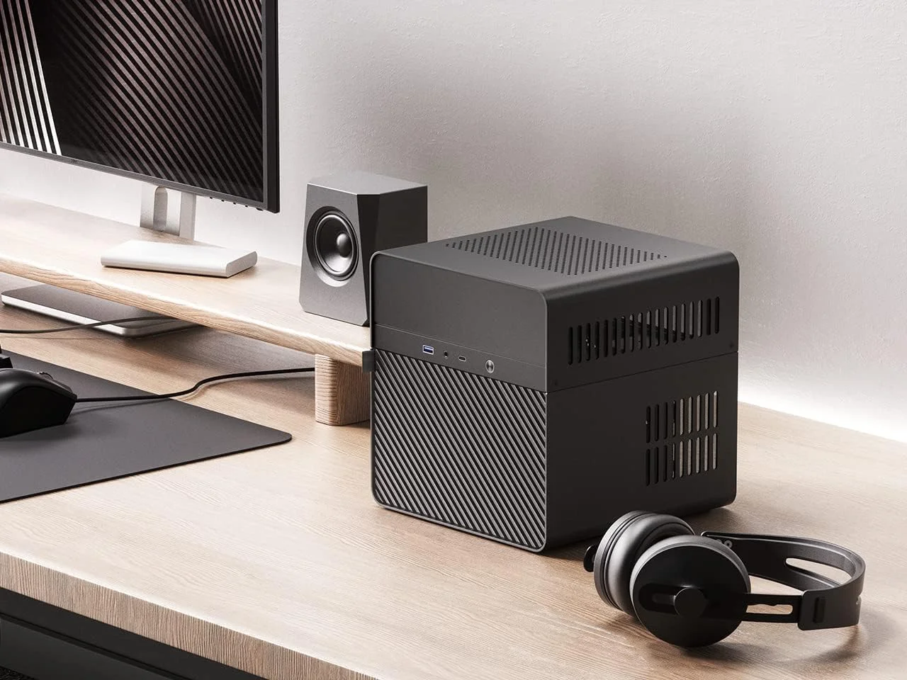 کیس مینی ITX مشکی JONSBO N2 با 5+1 جایگاه هارد دیسک، کیس آلومینیومی کوچک، فن 12 سانتی متری داخلی، پشتیبانی از پاور SFX (حداکثر L150mm)، پشتیبانی از خنک کننده پردازنده 65 میلی متری، دارای پوشش بالایی یکپارچه قابل جابجایی، مشکی