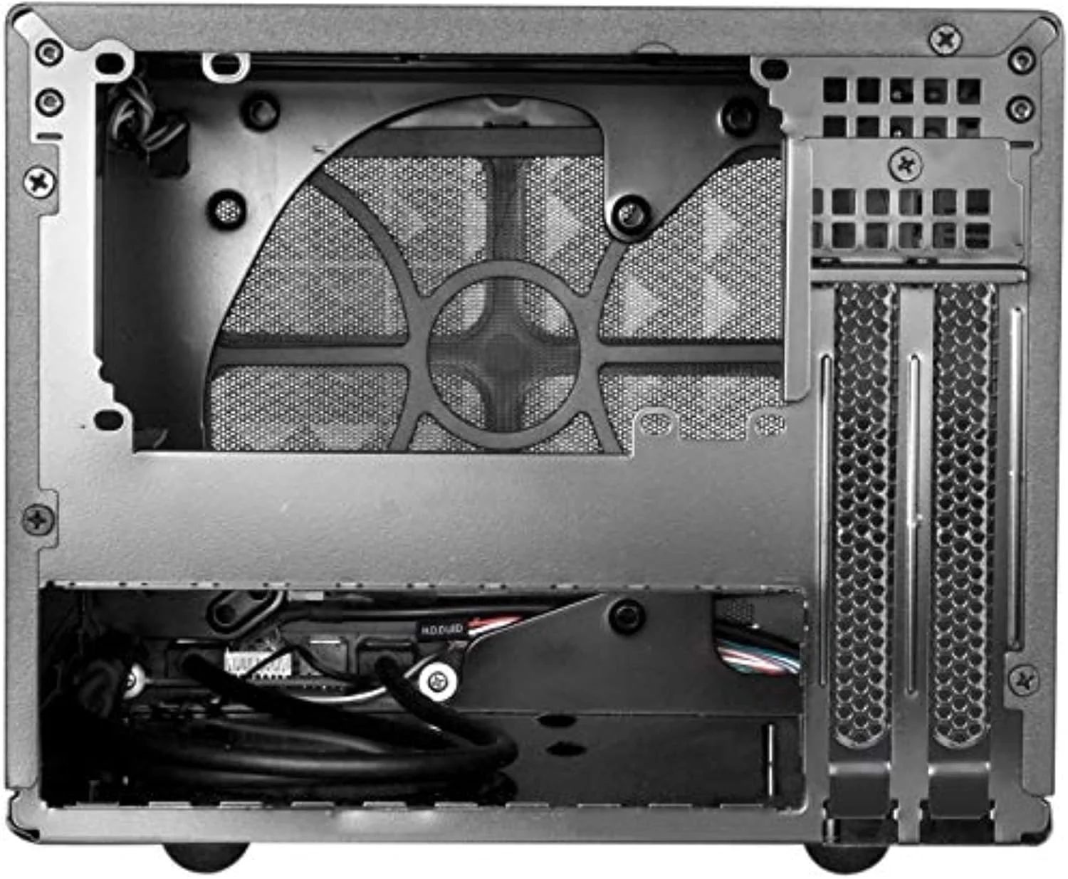 کیس کامپیوتر فوق فشرده Mini-ITX سیلوراستون مدل SUGO SG13 با پنل جلویی مشبک و پورت Type-C، مشکی