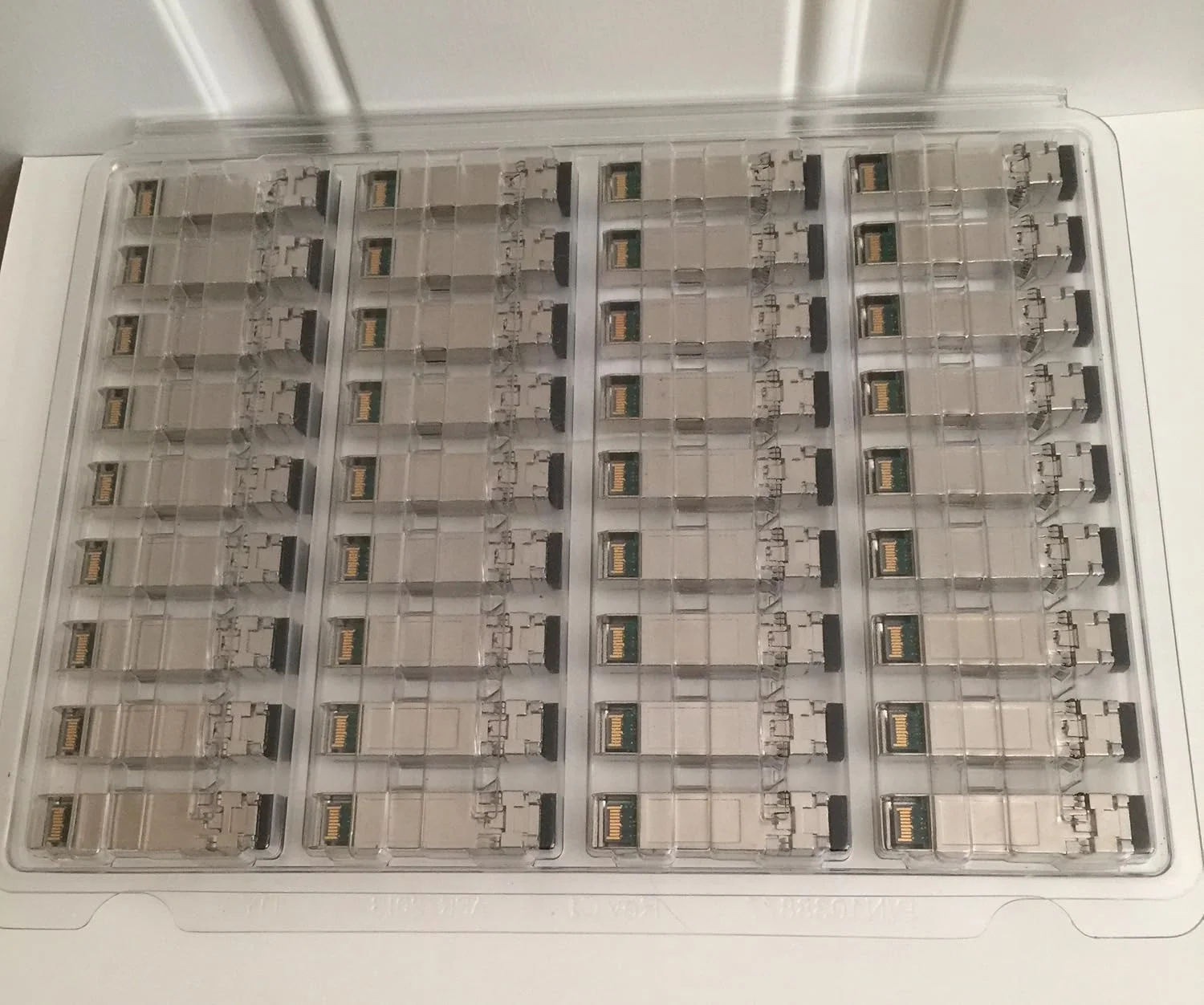 فرستنده و گیرنده فیبر نوری +SFP فی니스ار FTLX1471D3BCL با سرعت 10.5 گیگابیت بر ثانیه، سازگار با RoHS 6 و طول موج 1310 نانومتر (FinisarFTLX1471D3BCL)