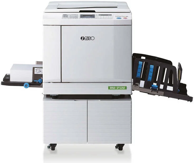 دستگاه تکثیر دیجیتال پرسرعت Riso SF5250EII، چاپگر تمام اتوماتیک B4، رزولوشن 300 600 DPI، حداکثر سرعت چاپ 150ppm، سینی تغذیه کاغذ 1000 برگی، USB2.0، اترنت سفید | SF5250EII