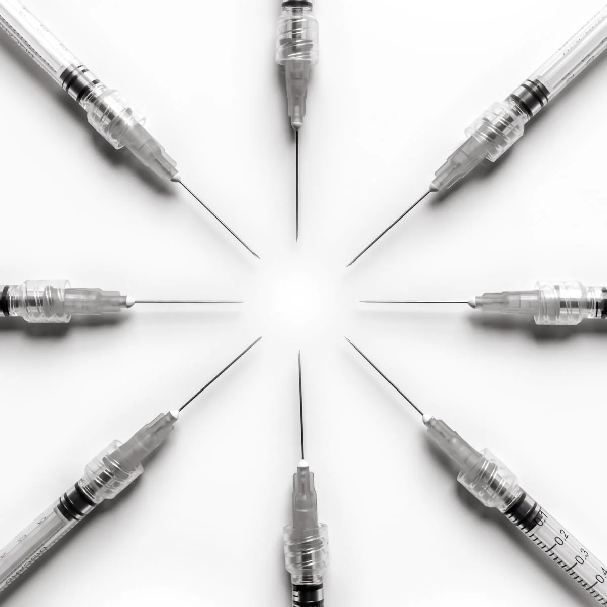 سرنگ های اندازه گیری ۱ میلی لیتری با قفل Luer و سوزن گیج ۲۷ و طول ۱/۲ اینچ، مناسب برای مصارف صنعتی و علمی، پر کردن مجدد مایعات، توزیع و انتقال - بسته ۲۰ عددی