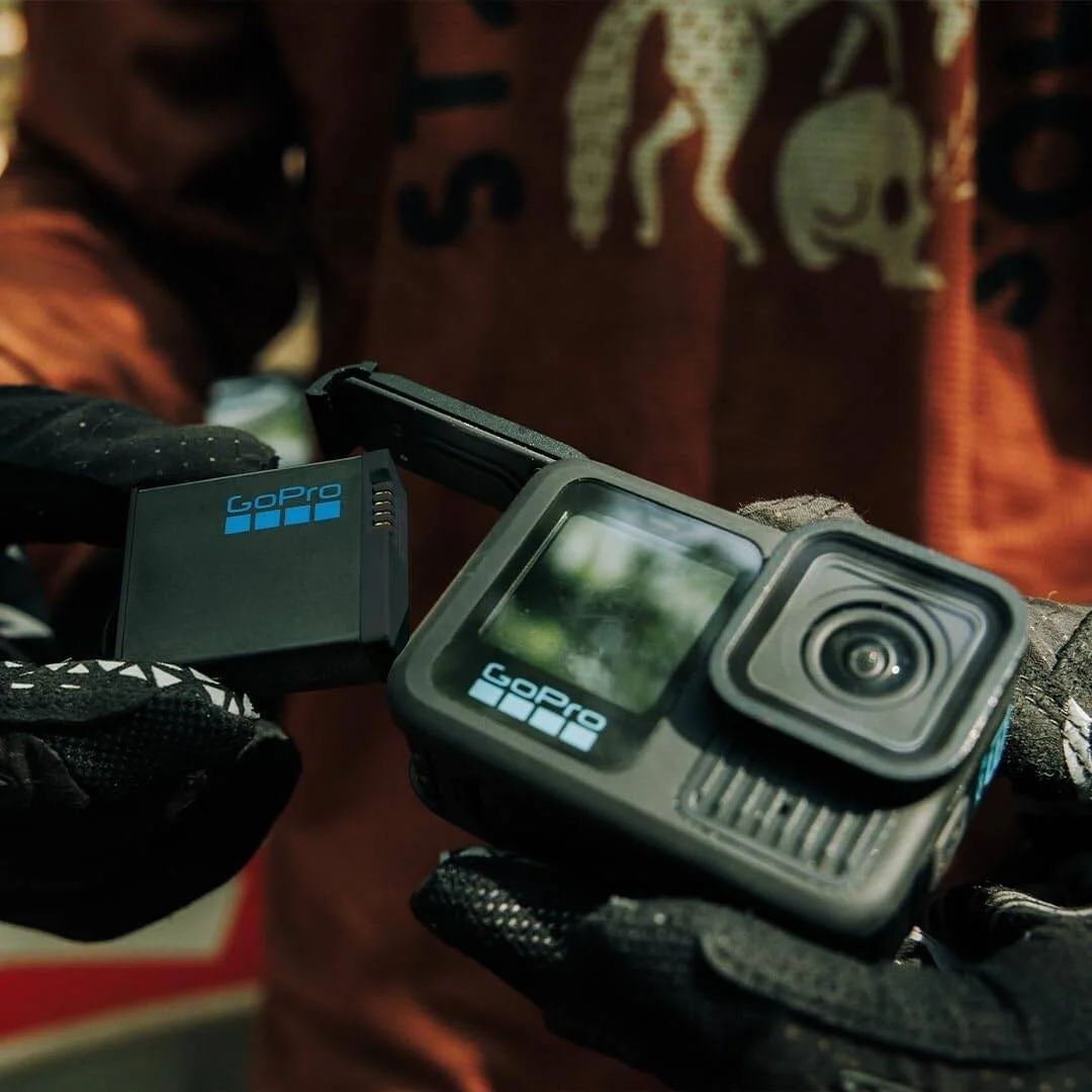 باتری قابل شارژ اندورو GoPro (HERO13 Black)، لوازم جانبی رسمی GoPro، ظرفیت 1900mAh، باتری جایگزین/یدکی | AEBAT-001 باتری قابل شارژ اندورو GoPro (HERO13 Black)، لوازم جانبی رسمی GoPro، ظرفیت 1900mAh، باتری جایگزین/یدکی | AEBAT-001