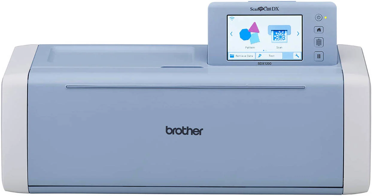 دستگاه برش کاغذ و پارچه Brother ScanNCut SDX1200 با اسکنر، صفحه نمایش لمسی 5 اینچی LCD، بیش از 1300 طرح داخلی و 17 فونت، تیغه های اتوماتیک واقعی، شبکه بی سیم LAN، قابلیت خواندن اکثر داده های گلدوزی PES/PHC/PHX، آبی | SDX1200