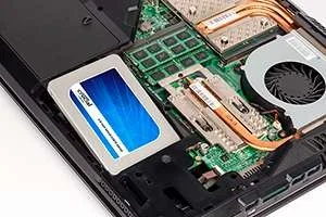 حافظه اس اس دی اینترنال کروشیال BX200 با ظرفیت 960 گیگابایت، رابط SATA، سایز 2.5 اینچ و ضخامت 7 میلی متر (به همراه آداپتور 9.5 میلی متری) مدل CT960BX200SSD1