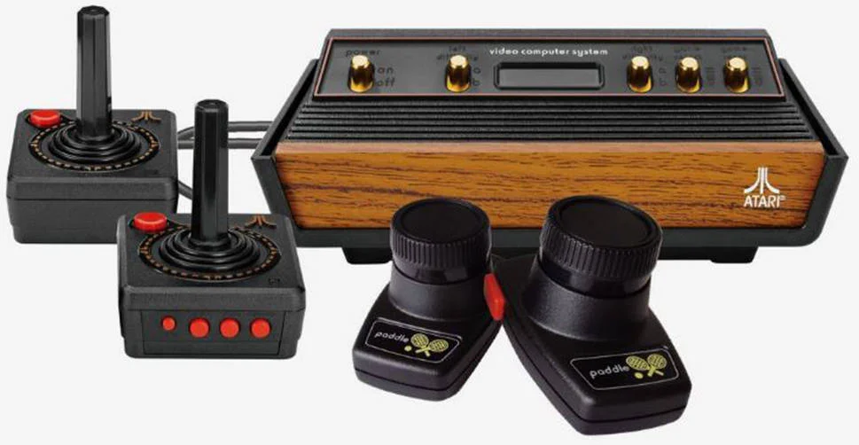 کنسول آتاری فلش‌بک 12 گلد ادیشن، دارای 130 بازی کلاسیک داخلی، همراه با 2 جوی‌استیک سیمی، تغذیه از طریق میکرو USB، طلایی | AR3080B