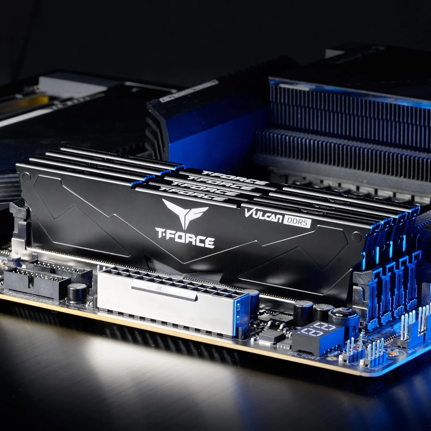 رم دسکتاپ TEAMGROUP T-Force Vulcan DDR5 32GB (2x16GB) 6000MHz (PC5-48000) CL38 (مشکی) برای چیپست سری 600 700 XMP 3.0