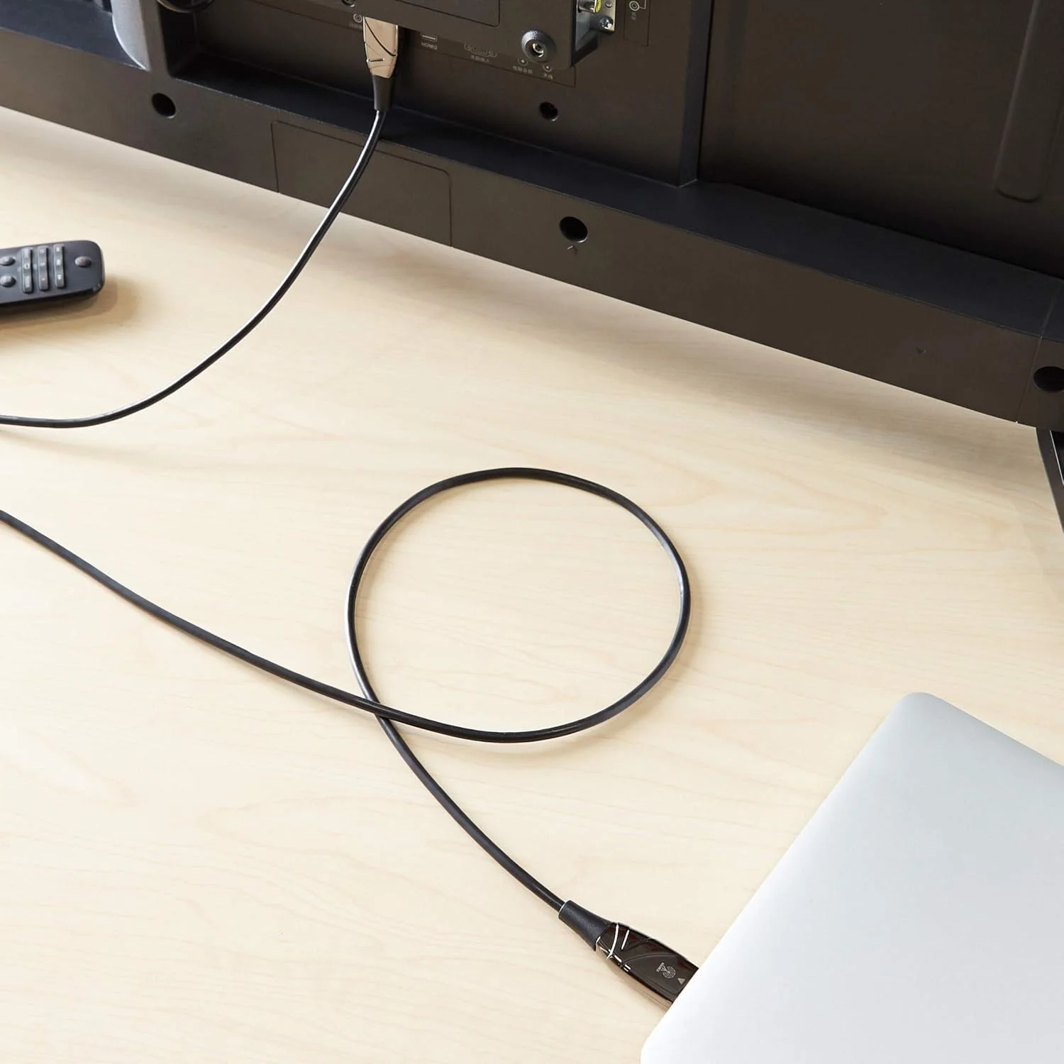 کابل فیبر نوری HDMI آمازون بیسیکس، 18 گیگابیت بر ثانیه سرعت بالا، 4K@60Hz، 2160p، رنگ 48 بیتی، آماده برای اترنت، 15 متر، مشکی