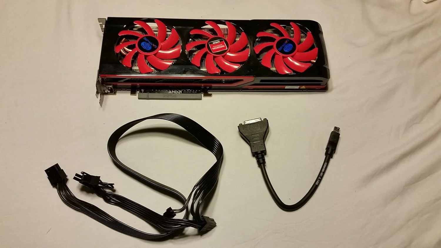کارت گرافیک سافایر Radeon HD 7990 6GB DDR5 DVI-I/Quad Mini DP PCI-Express نسخه گیم