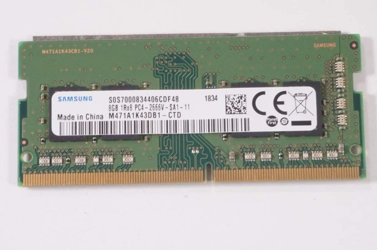رم لپ تاپ سامسونگ 8 گیگابایت DDR4 3200MHz PC4-25600 (PC4-3200AA) CL22 SODIMM تک ردیفه 1.2 ولت 260 پین رم لپ تاپ سامسونگ 8 گیگابایت DDR4 3200MHz PC4-25600 (PC4-3200AA) CL22 SODIMM تک ردیفه 1.2 ولت 260 پین