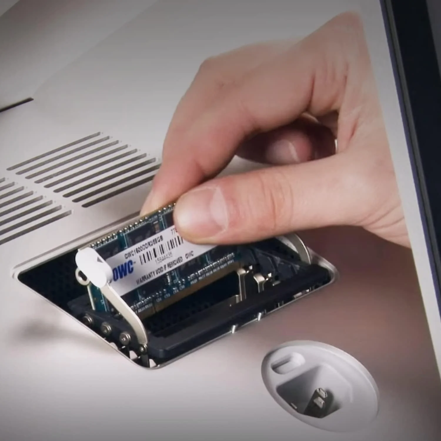 ارتقاء رم OWC با ظرفیت 128 گیگابایت (4 عدد 32 گیگابایتی) PC21300 DDR4 2666MHz 260pin SO-DIMM سازگار با iMac 27 اینچی با صفحه نمایش رتینا 5K (اوایل 2019 و بالاتر) و کامپیوترهای سازگار (OWC2666DR4S128S)
