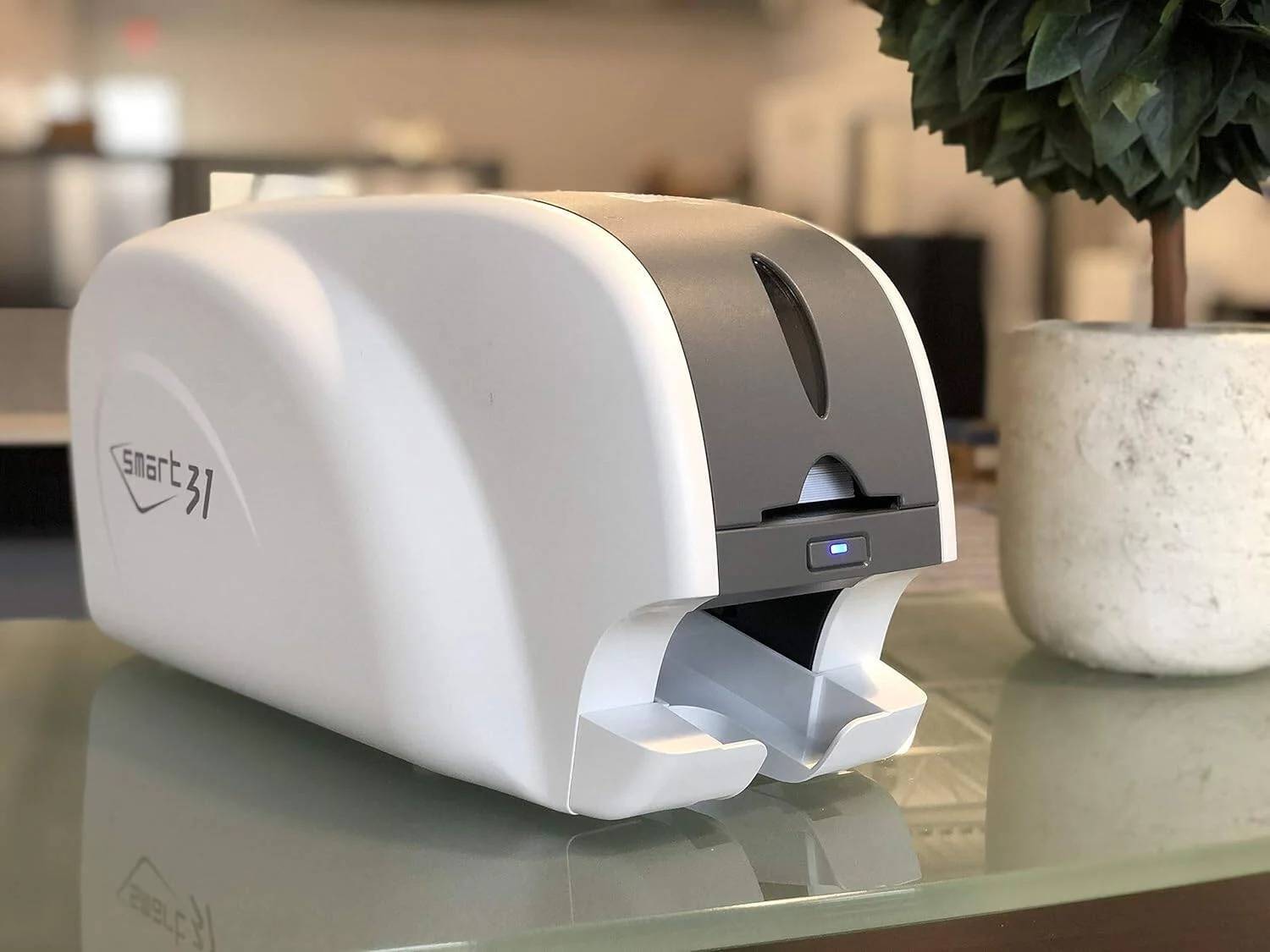 کیت چاپگر کارت شناسایی یک رو IDP SMART 31S به همراه نرم افزار مخصوص کامپیوتر، ریبون رنگی YMCKO با قابلیت چاپ 250 کارت و 100 کارت پلاستیکی PVC کیت چاپگر کارت شناسایی یک رو IDP SMART 31S به همراه نرم افزار مخصوص کامپیوتر، ریبون رنگی YMCKO با قابلیت چاپ 250 کارت و 100 کارت پلاستیکی PVC