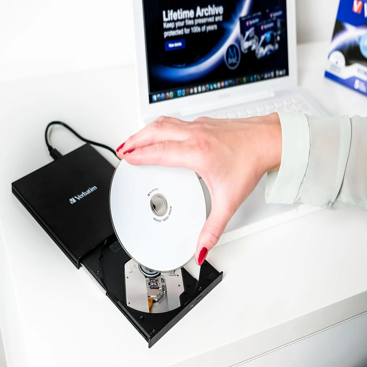 رایتر اکسترنال باریک USB 3.0 بلوری ورباتیم مدل 43890