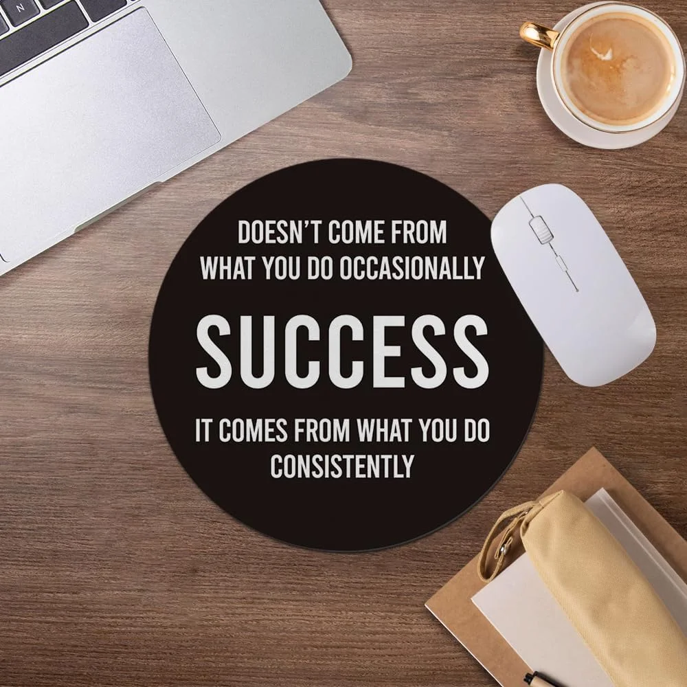 ماوس پد مشکی با نقل قول الهام بخش برای موفقیت، ماوس پد انگیزشی برای میز کار، خانه، دفتر، خوابگاه، لوازم جانبی کامپیوتر و لپ تاپ، 7.9x7.9 اینچ