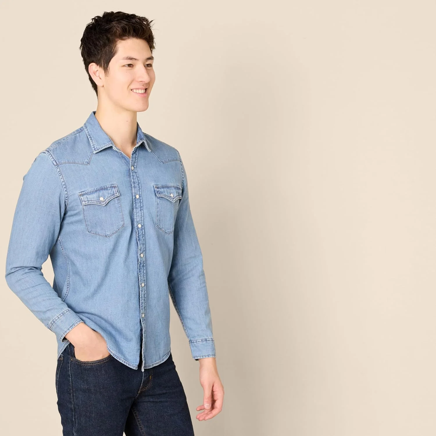 پیراهن جین آستین بلند مردانه Amazon Essentials با دکمه های فشاری