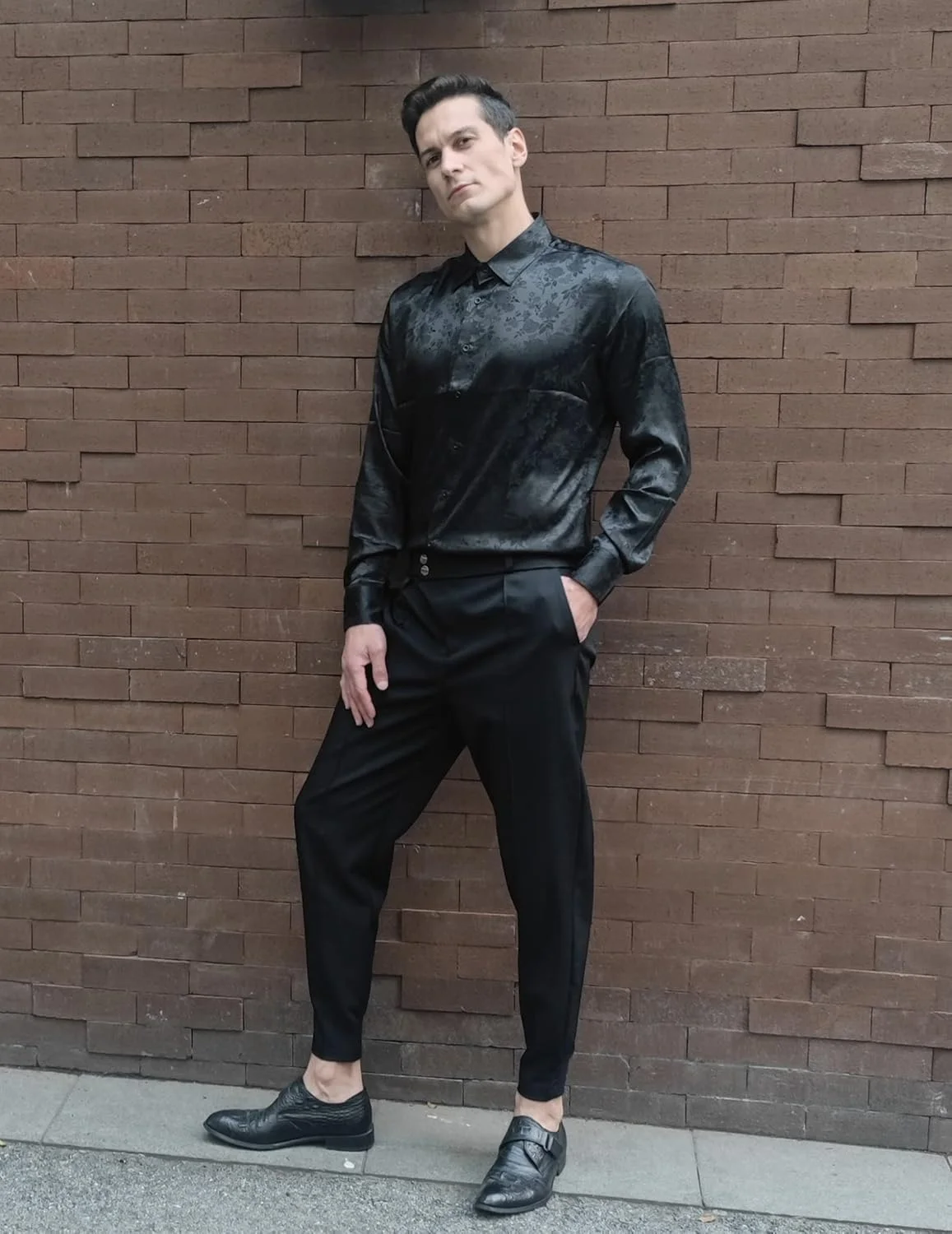 پیراهن ساتن مردانه کوفندی، آستین بلند طرح گلدار، دکمه دار، مناسب مهمانی، جشن و عروسی