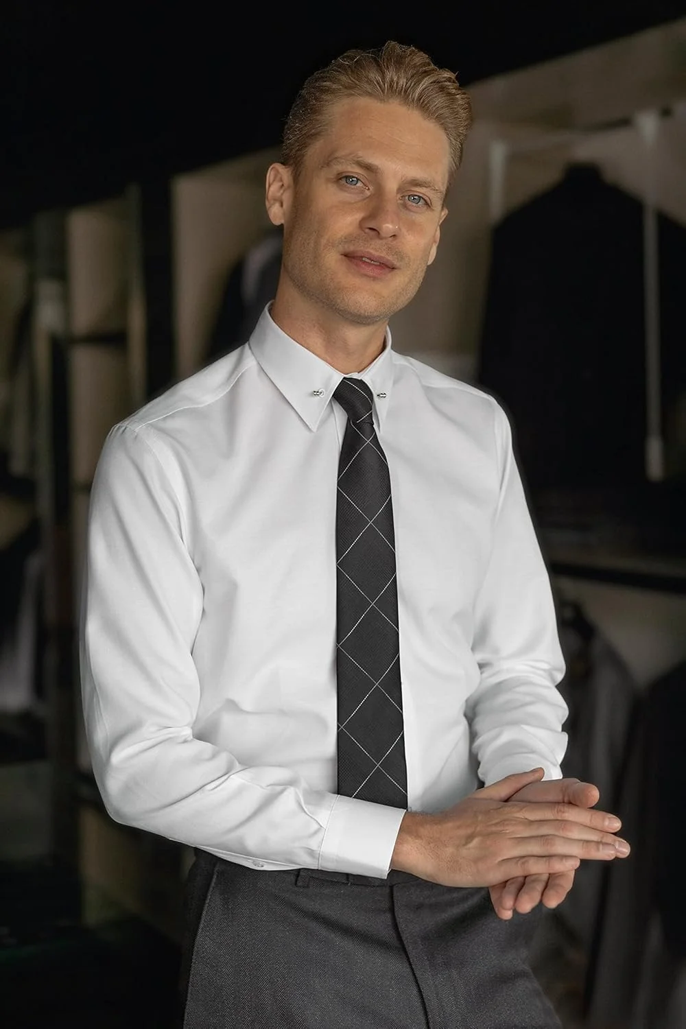 پیراهن های آستین بلند مردانه با یقه سنجاقی | پیراهن های دکمه دار شیک مردانه