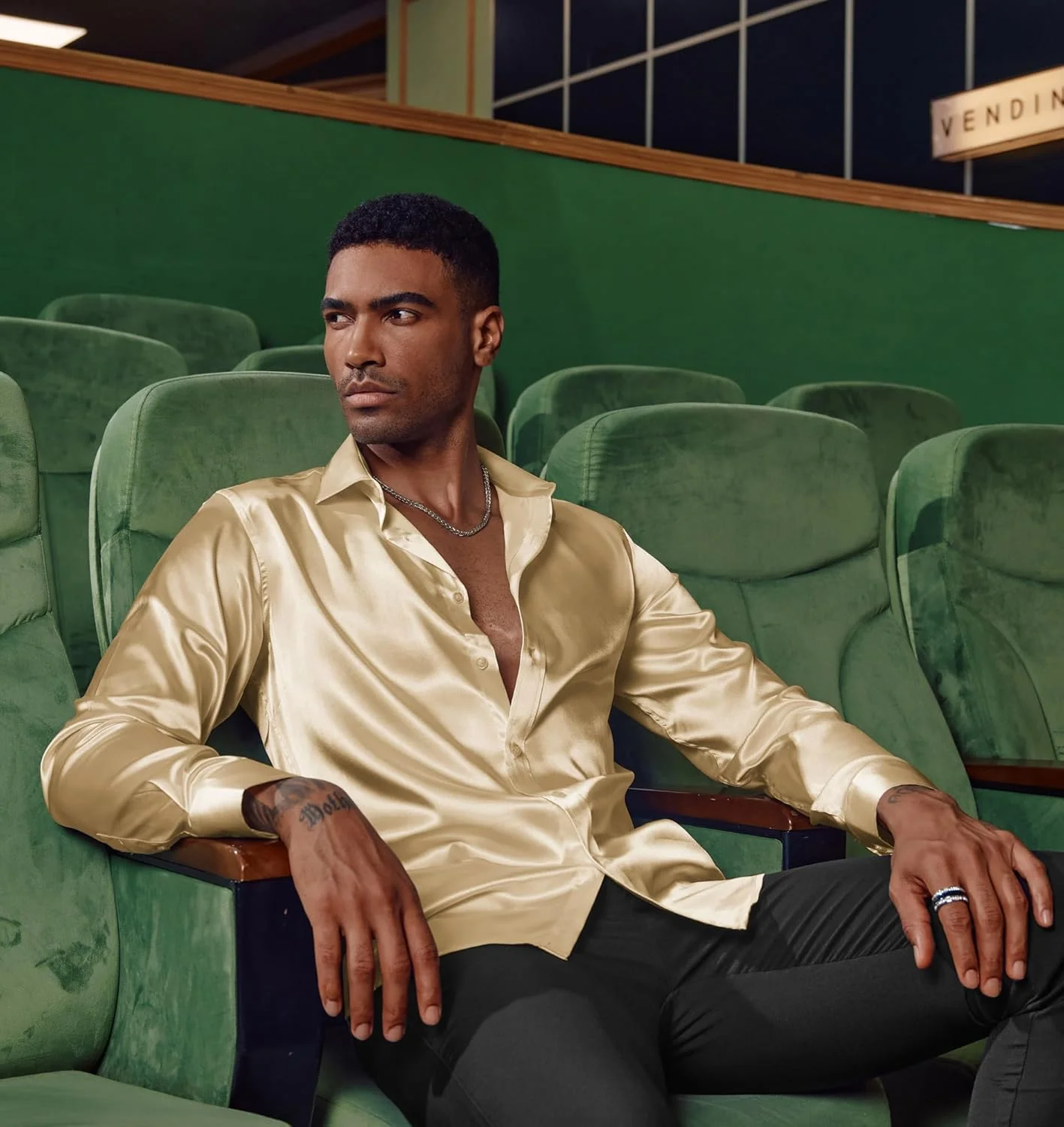 پیراهن مجلسی مردانه PJ PAUL JONES، آستین بلند، دکمه دار، طرح ابریشمی به همراه پاپیون پیراهن مجلسی مردانه PJ PAUL JONES، آستین بلند، دکمه دار، طرح ابریشمی به همراه پاپیون