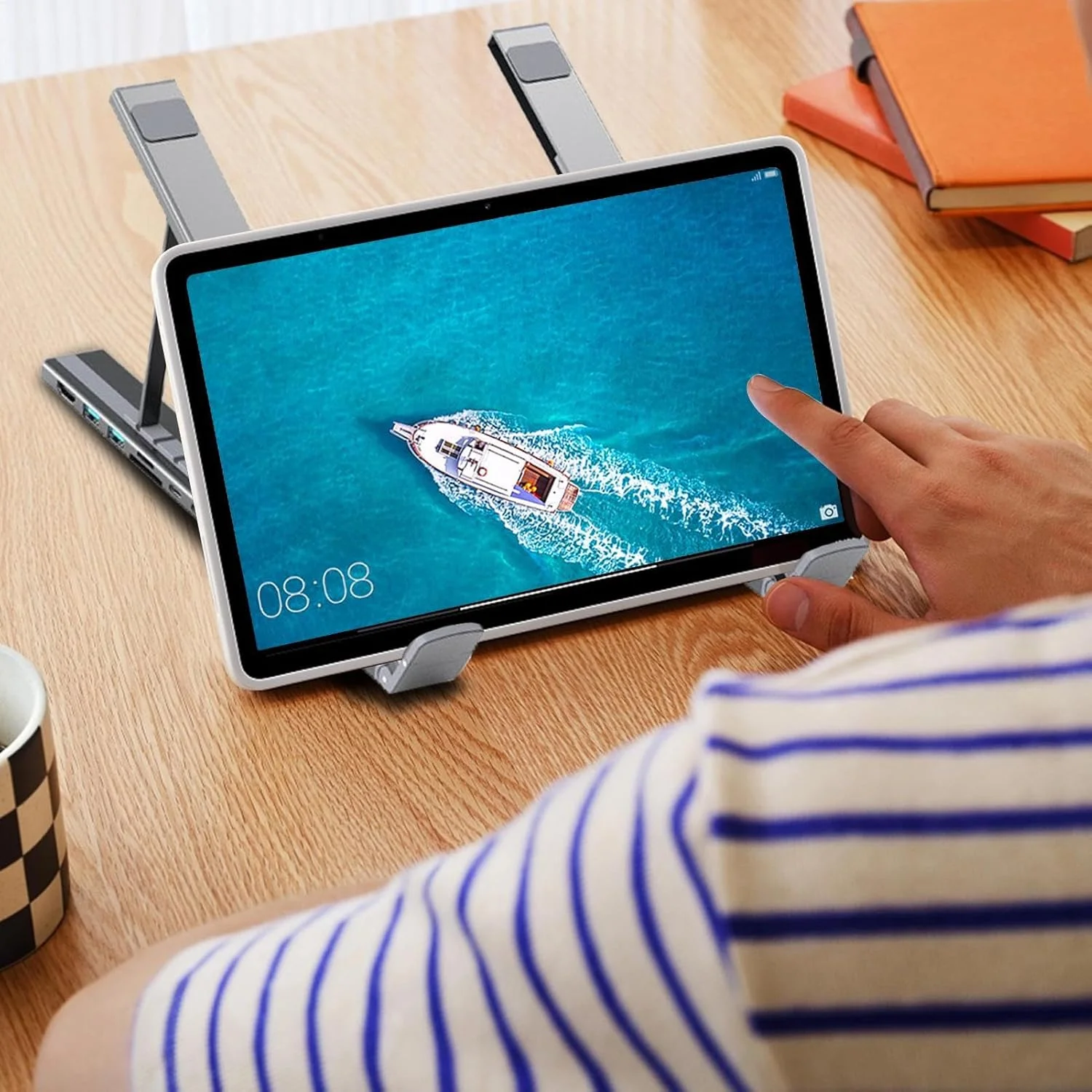 پایه لپ‌تاپ با ایستگاه اتصال، پایه تبلت رومیزی با ارتفاع قابل تنظیم، آداپتور چند پورت ارگونومیک 8 در 1 با شارژ سریع برای کامپیوتر، نوت‌بوک، دسکتاپ، کار در خانه و مطالعه
