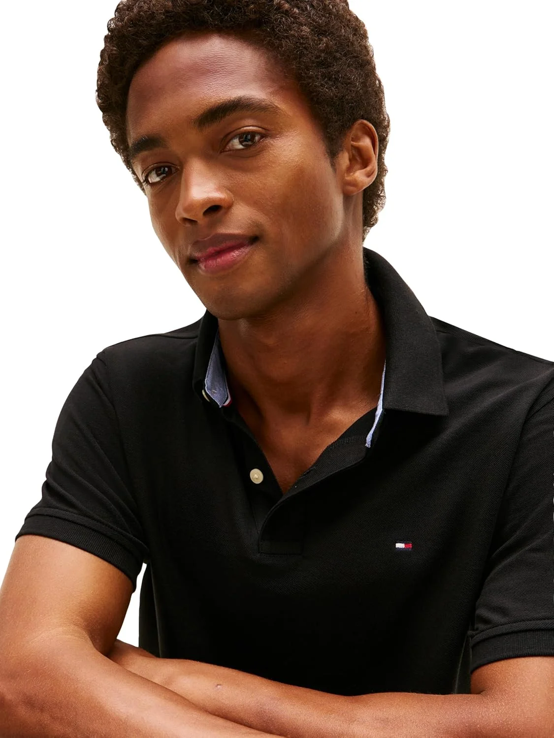 پولوشرت آستین کوتاه مردانه تامی هیلفیگر با قابلیت کشسانی، جذب رطوبت، خشک شدن سریع و محافظت در برابر اشعه ماوراء بنفش