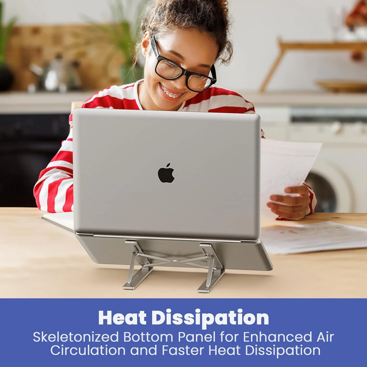 پایه لپ تاپ قابل حمل آواکوت، پایه کامپیوتر برای لپ تاپ، پایه لپ تاپ آلومینیومی ارگونومیک | پایه نگهدارنده نوت بوک قابل تنظیم سازگار با لپ تاپ های 9-15.6 اینچی مک بوک، آیپد، لنوو | نقره ای